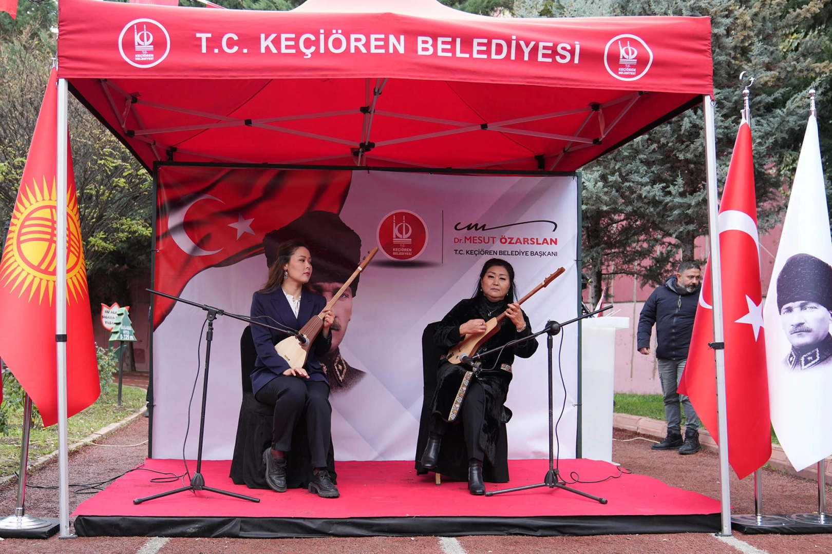 Kırgız yazar Aytmatov Keçiören'de anıldı