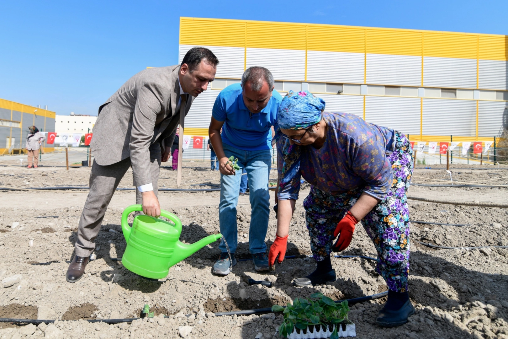 İzmir Bornova'da Kent Bostanları yaygınlaşıyor