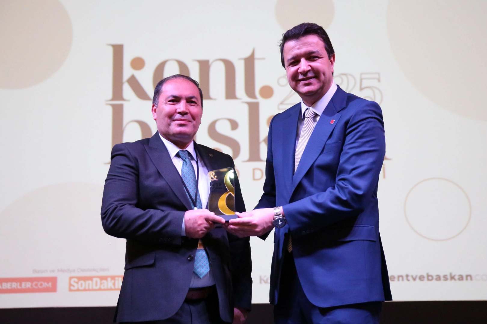 Gemlik Belediyesi’nin 'Patili Canlar'ı ödül getirdi