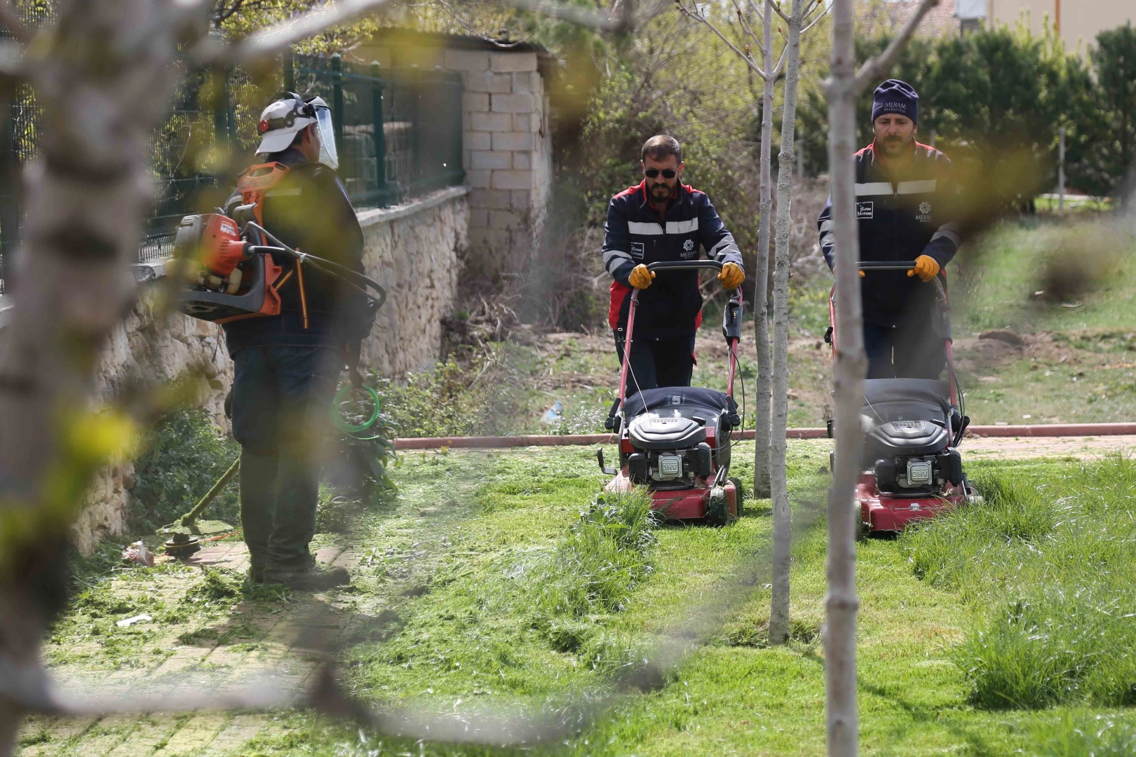 Konya'da park ve bahçelerine bahar dokunuşu