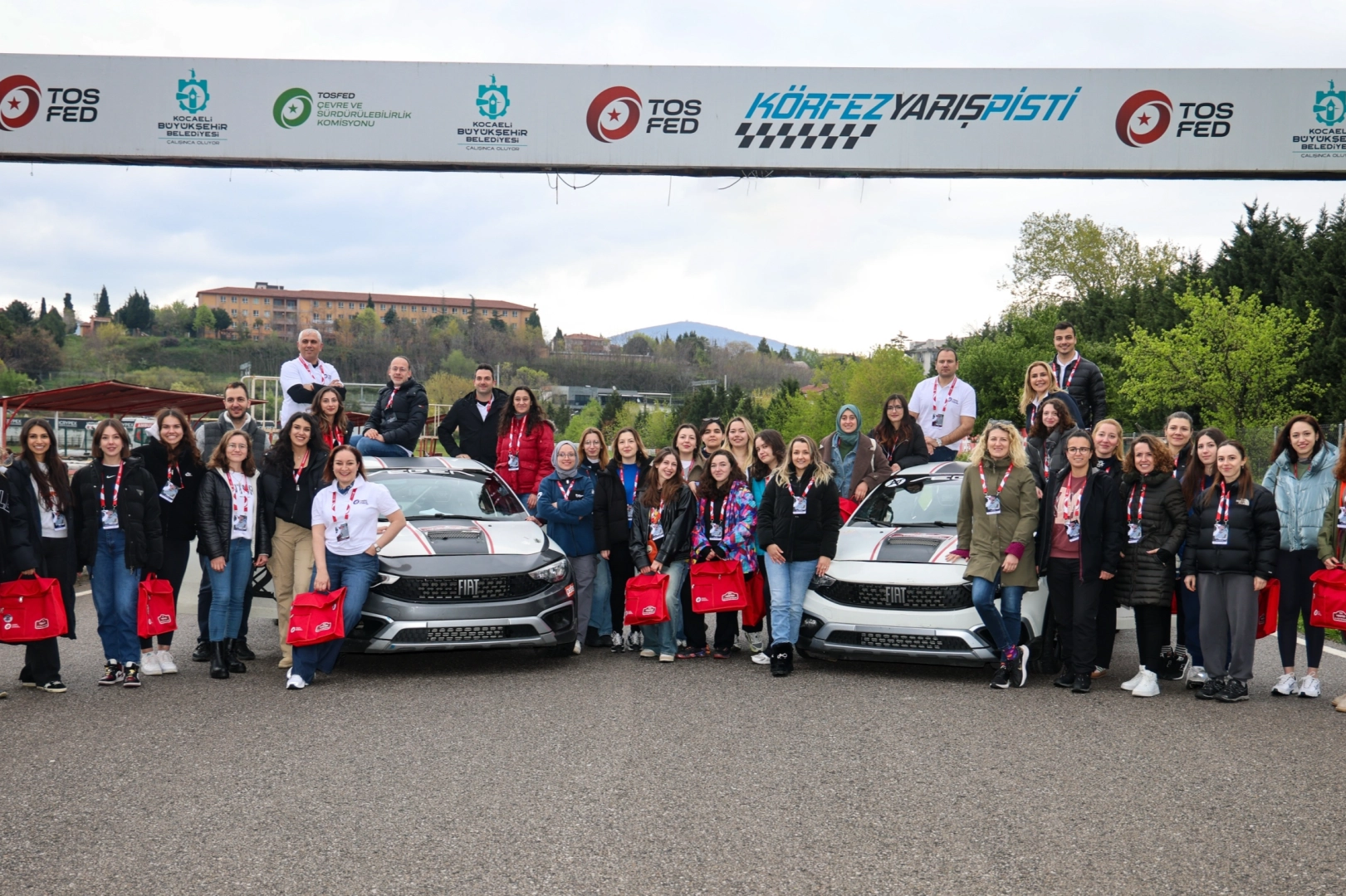 Şampiyon pilotlar, 30 kadın Co-Pilotu pistlere hazırladı