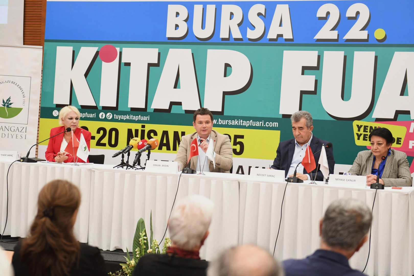 Bursa’da Başkan Erkan Aydın yazarlarla söyleşide buluştu