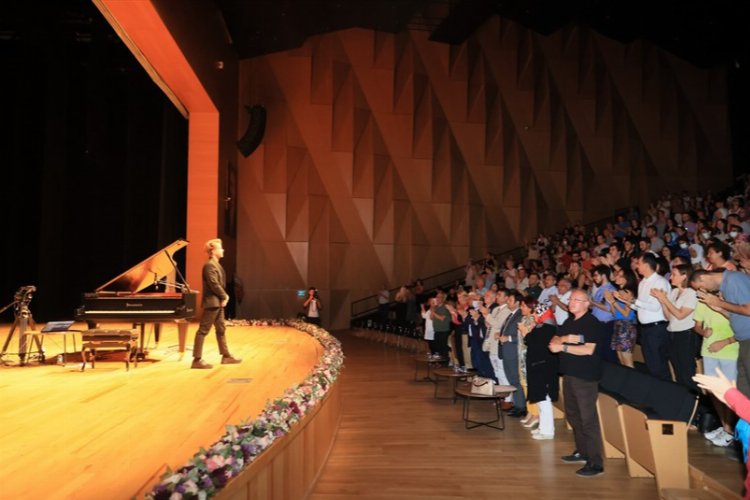 Denizli Büyükşehir Belediyesi, kültür sanat etkinlikleri kapsamında Denizlili genç müzisyen