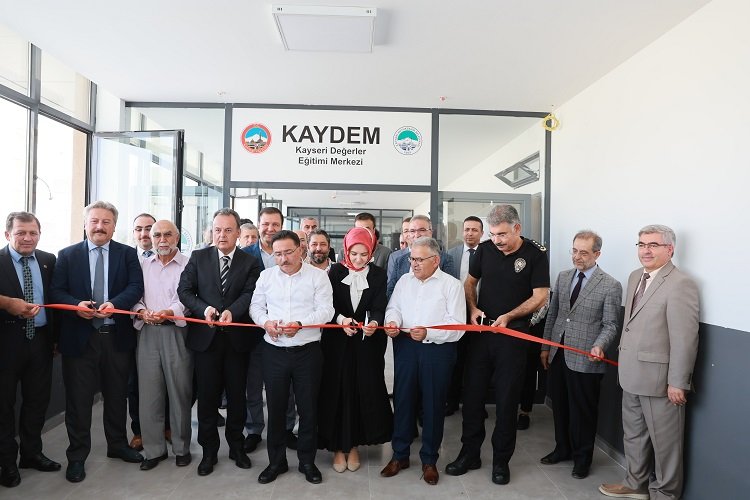 Kayseri Büyükşehir Belediye Başkanı Dr. Memduh Büyükkılıç, Kayseri Valisi Gökmen