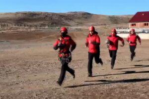 Bingöl’de İl Jandarma Komutanlığı’na bağlı (JAK) timi ekipleri, Hesarek Kayak