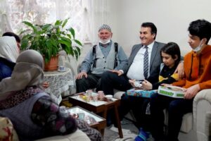 Yoğun hizmet trafiğine rağmen göreve geldiği günden itibaren ev ve