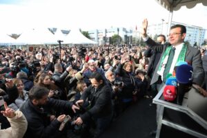 İstanbul Büyükşehir Belediye Başkanı Ekrem İmamoğlu, Anadolu turu kapsamında geldiği