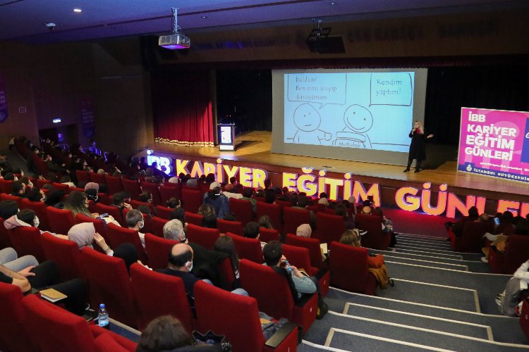 İstanbul Büyükşehir Belediyesi tarafından gençlerin katılımı ile düzenlenen Kariyer Eğitim