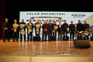 Talas’ta üç aylara özel program düzenlendi. Kur’an tilavetleri, ilahi, kaside,