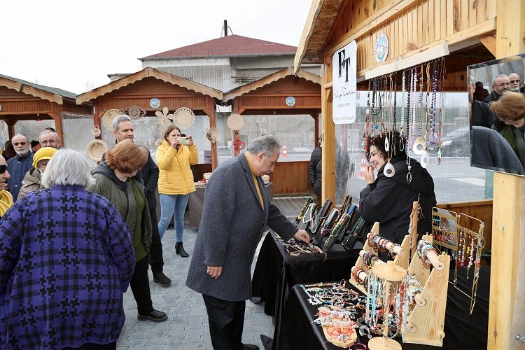 Kayseri’nin Talas Belediyesi destekleriyle kurulan S.S. Talas Maharetli Eller Kadın