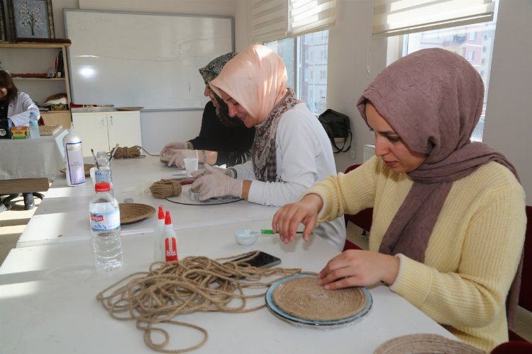 Kayseri Melikgazi Belediyesi tarafından kadınlar için birbirinden farklı yeni kurslar