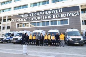 Sağlık ordusuna iki yeni ambulans Antalya Büyükşehir Belediyesi, Antalyalılara sağlık