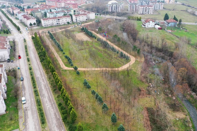 Kocaeli Büyükşehir Belediyesi, kentteki yeşil alan miktarını artırmaya devam ederken,