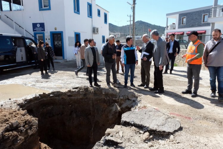 Deprem bölgesindeki çalışmaları koordine etmek için aralıklarla Hatay ve Malatya’ya