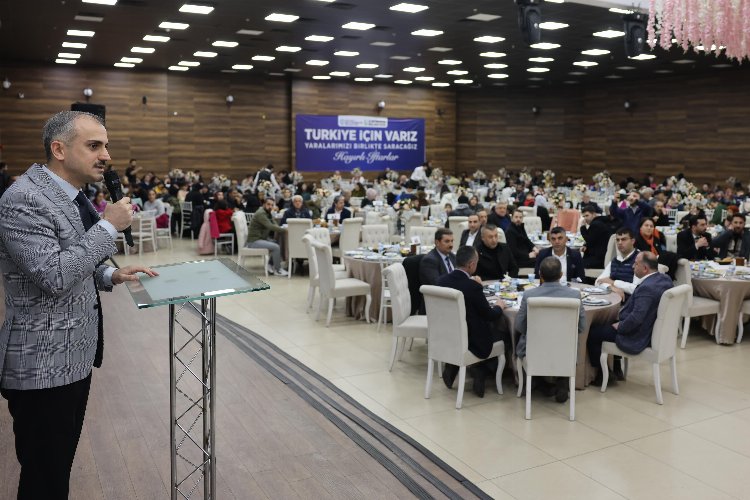 Deprem bölgesinden Çayırova’ya gelen depremzedeler için iftar yemeği düzenlendi. KOCAELİ