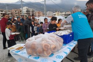 Sakarya Büyükşehir Belediyesi, asrın felaketiyle yıkıma uğrayan şehirlerde depremzedeleri farklı