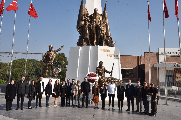 27 Mart Dünya Tiyatro Günü dolasıyla Manisa Büyükşehir Belediyesi Şehir