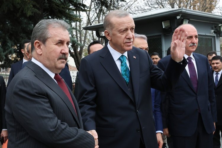 Cumhurbaşkanı Erdoğan, BBP Genel Başkanı Mustafa Destici’yi ziyaret etti ANKARA