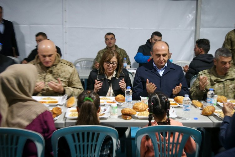 Gaziantep Büyükşehir Belediye Başkanı Fatma Şahin, Dışişleri Bakanı Mevlüt Çavuşoğlu