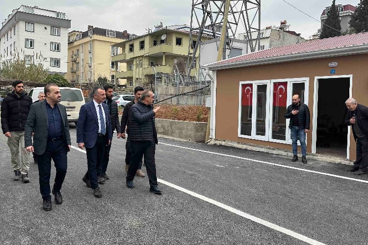 Kahramanmaraş’ta açılan Kocaeli Çarşısı’nı ziyaret eden Kocaeli Büyükşehir Belediye Başkanı