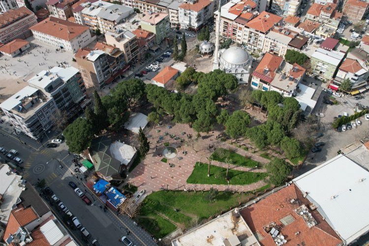 Soma ilçe merkezinde yer alan 13 Eylül Parkı’nı Manisa Büyükşehir