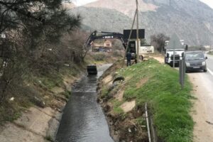 MASKİ Genel Müdürlüğü, Şehzadeler ilçesine bağlı Yukarıçobanisa mahallesinde dere temizliği