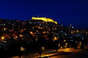 Mardin Büyükşehir Belediyesi, kentin tarihi siluetine etki eden camii ve