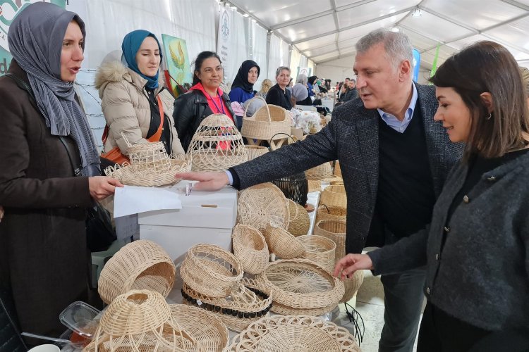 Sakarya Girişimci Kadınlar Derneği (SAKİKAD) öncülüğünde şehirdeki tüm siyasi partilerin