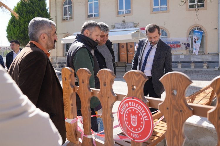 Gürsu Belediyesi, vatandaşın ve cami cemaatinin isteği üzerine çevre düzenlemesi