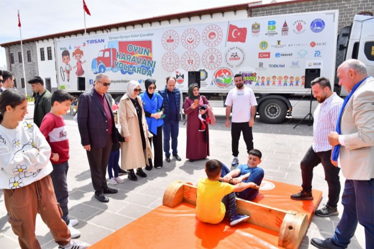 Diyarbakır Valisi ve Büyükşehir Belediyesi Başkan Vekili Ali İhsan Su,