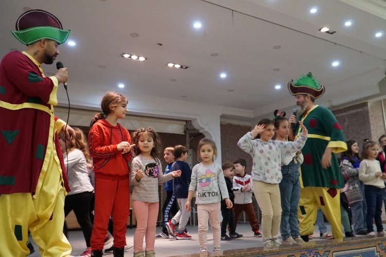 Gölcük Belediyesi Geleneksel Ramazan Akşamı Çocuk Şenliği, İhsaniyeli çocuklara eğlenceli