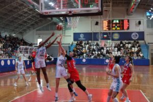 İzmit Belediyespor Kadın Basketbol Takımı, Play-Off Yarı Final serisinin ilk