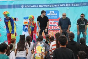 Kocaeli Büyükşehir Belediyesi, Hatay Defne’de kurduğu çadır kentte vatandaşların coşkulu