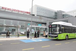 Kocaelililer, Büyükşehir Belediyesi tarafından Şehir Hastanesi’ne kolay ulaşım için sağlanan