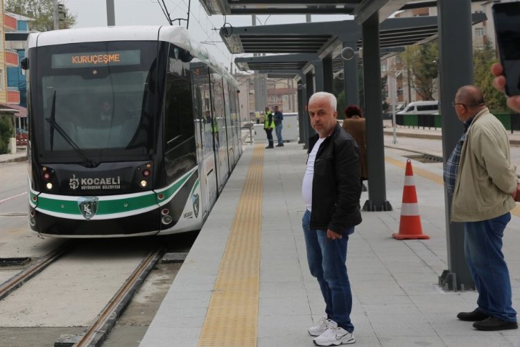 Kuruçeşme’de çifte bayram sevinci… Akçaray tramvay hattı seferlerine başladı. Seferlere