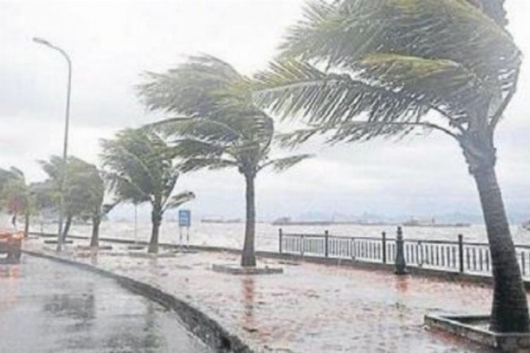 Meteoroloji, Marmara Bölgesi’nde beklenen lodos, fırtına nedeniyle önemli uyarılarda bulundu.