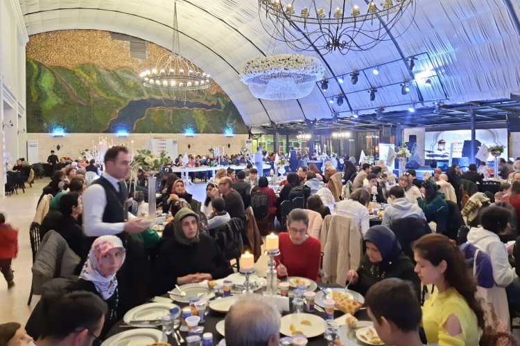 LÖSEV, Ramazan Ayı’nda bağışçılarının destekleriyle bir taraftan hastalarının iftar sofralarına