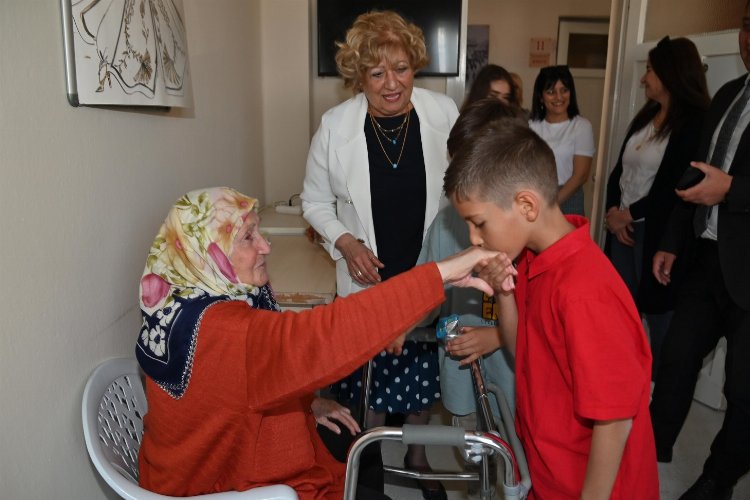 Manisa Büyükşehir Belediye Başkan Danışmanı Nursel Ustamehmetoğlu, Sosyal Hizmetler Dairesi