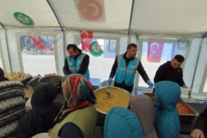 Deprem bölgesinde yaraları sarmaya devam eden Manisa Büyükşehir Belediyesi, Dulkadiroğlu