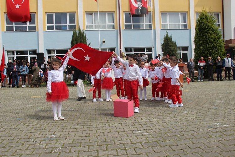 Ferizli’de TBMM’nin Açılışı ve 23 Nisan Ulusal Egemenlik ve Çocuk