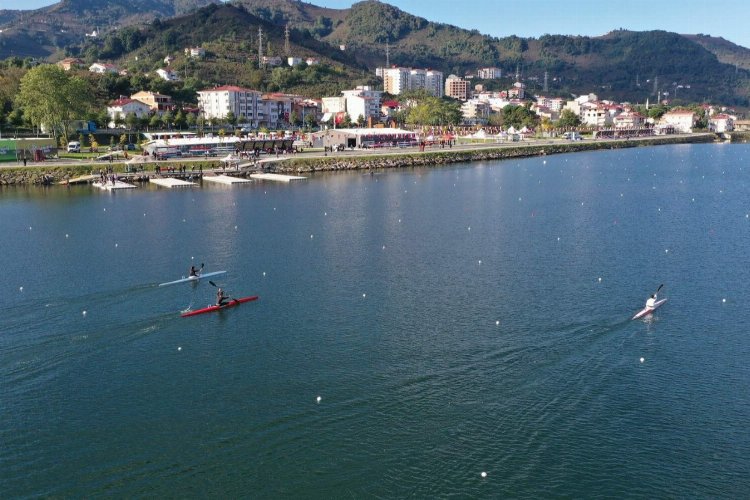 Ordu Büyükşehir Belediyesi, Gülyalı’da hayata geçirdiği projelerle ilçenin çehresini değiştirdi.