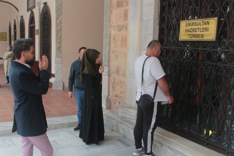 Başarılı sanatçı Mehmet Çevik, her yıl olduğu gibi bu Ramazan