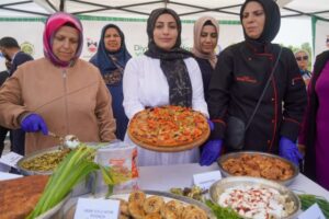 Diyarbakır Büyükşehir Belediyesi, yöresel otlarla yapılan yemekler ve şerbetlerin tanıtımı