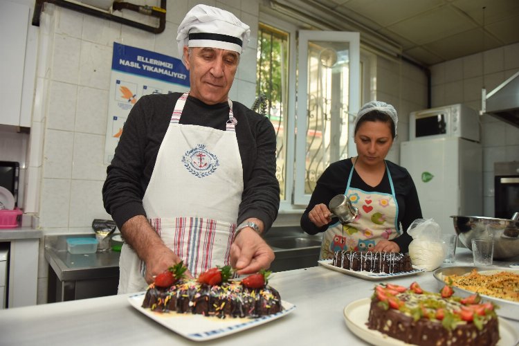 Bursa Yıldırım Belediyesi, Değirmenlikızık Mahallesi’nde açtığı YILMEK Pastacılık kursu ile