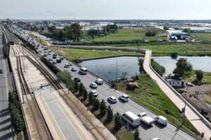 Antalya Büyükşehir Belediyesi trafik sıkışıklığını çözmek amacıyla Cırnık Köprüsü’nde yol