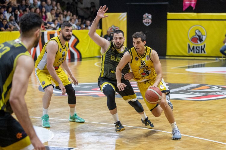 Türkiye Basketbol Ligi play-off çeyrek final ilk maçında Mersin büyükşehir