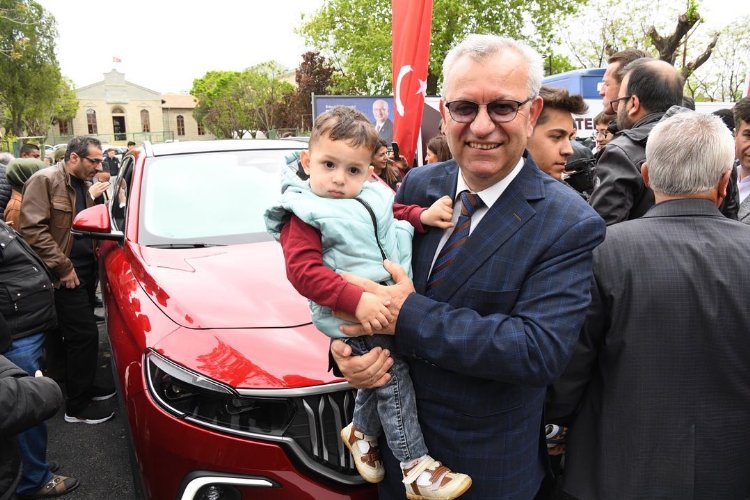 Türkiye’nin yerli ve milli otomobili Togg, Hastane Caddesi üzerinde Keşan