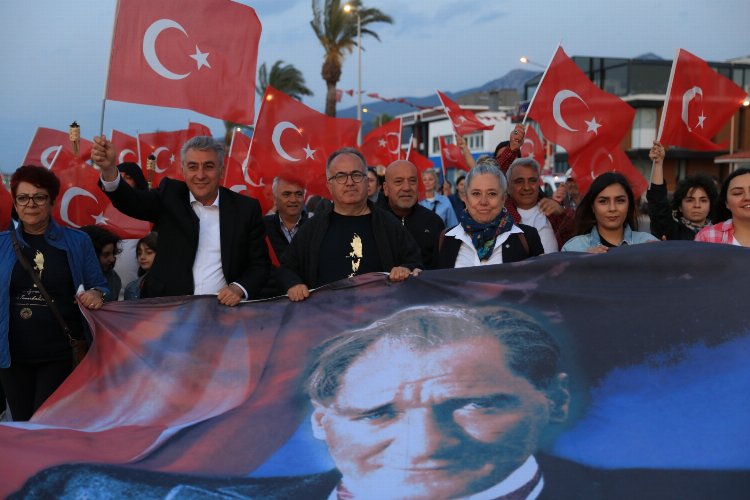 İzmir’de Güzelbahçe Belediyesi, 19 Mayıs Atatürk’ü Anma Gençlik ve Spor