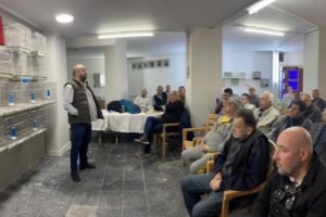 İzmir Serinofil Derneği’nce kanarya yetiştiriciliği semineri düzenlendi. Beslenmesi, ırkların özellikleri,