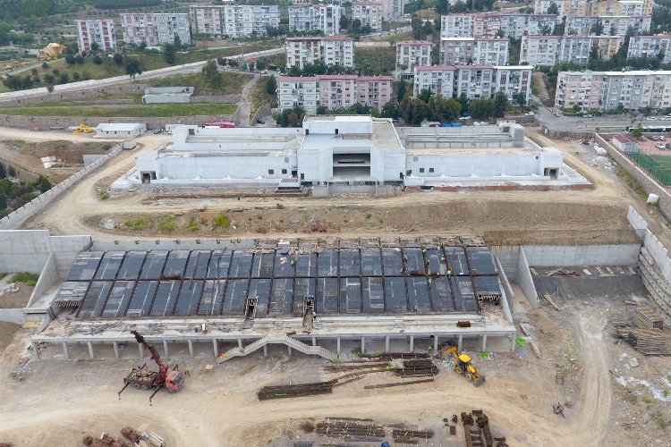 İzmir’in Karabağlar ilçesine değer katacak Atatürk Gençlik ve Spor Merkezi’nin